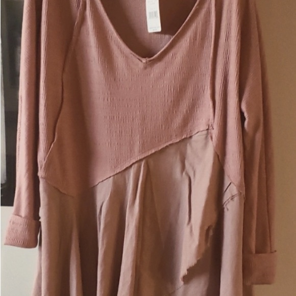 NWT. Free People - We the Free Oh Bloom top in dusty rose. Size Medium. - Picture 3 of 3